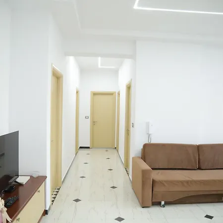 Vjosa Nest Appartamento *