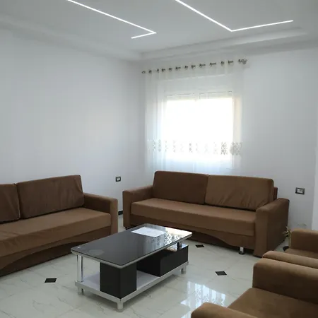 Vjosa Nest Appartamento *